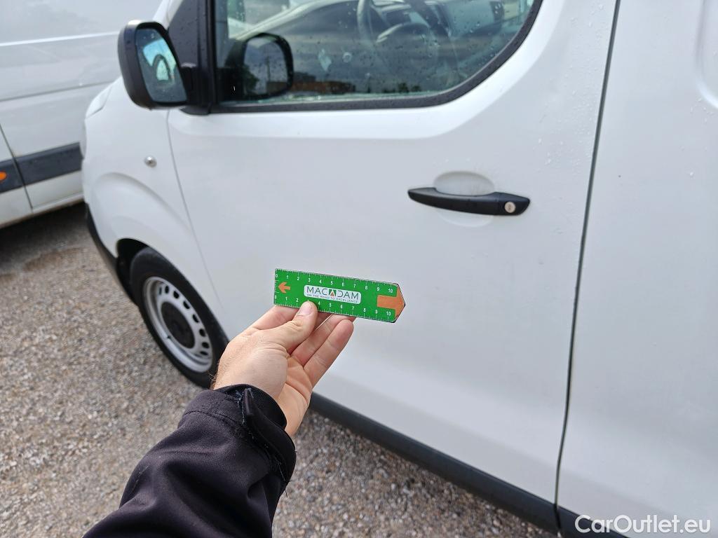  Opel  Vivaro OPEL  / 2019 / 4P / furgón 1.5 Diésel 88kW (120CV) M Std Select #54