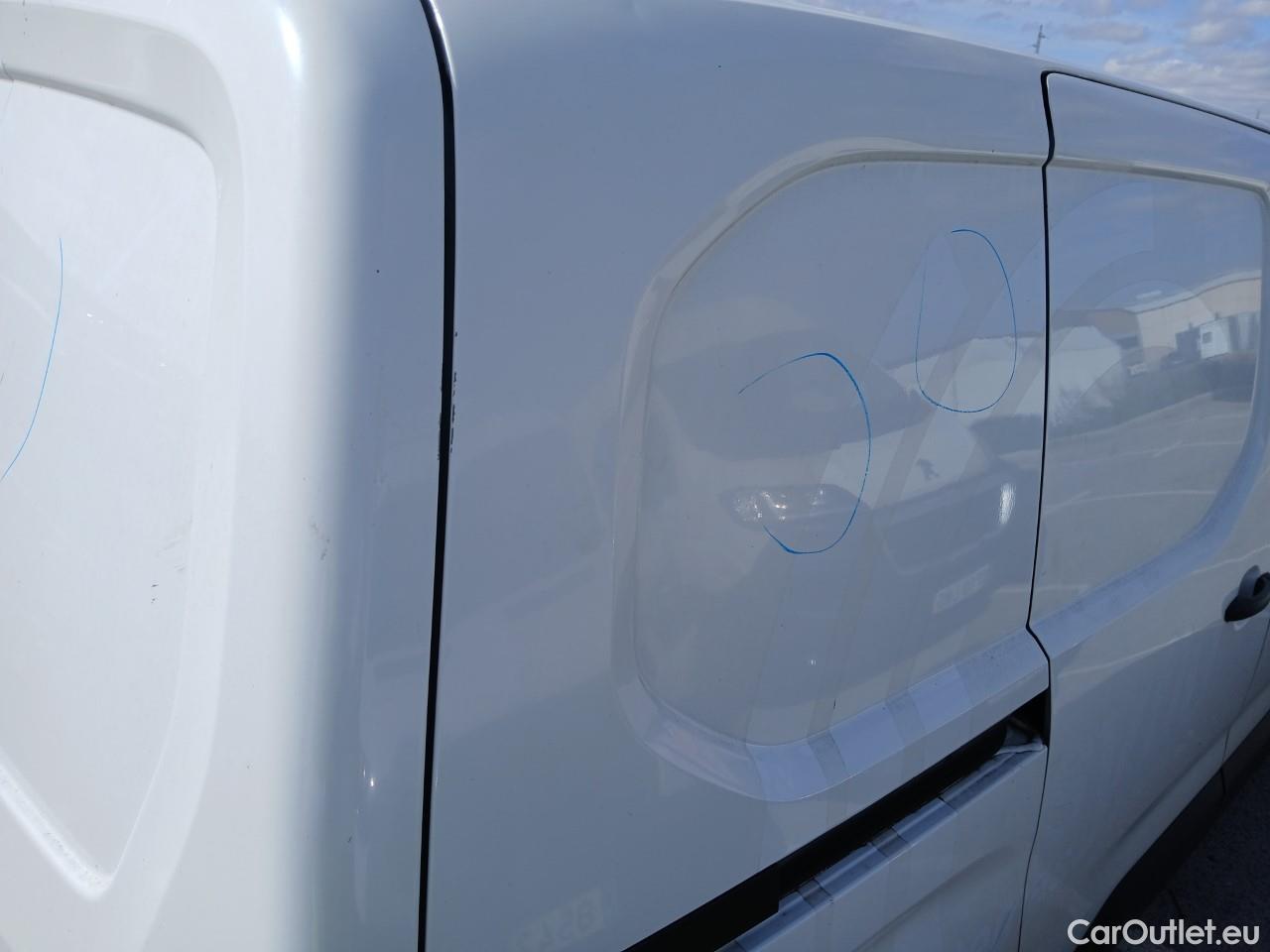  Peugeot  Partner PEUGEOT  / 2018 / 3P / furgón derivado de turismo Pro Standard 600kg BlueHDi 73kW (CX) #44