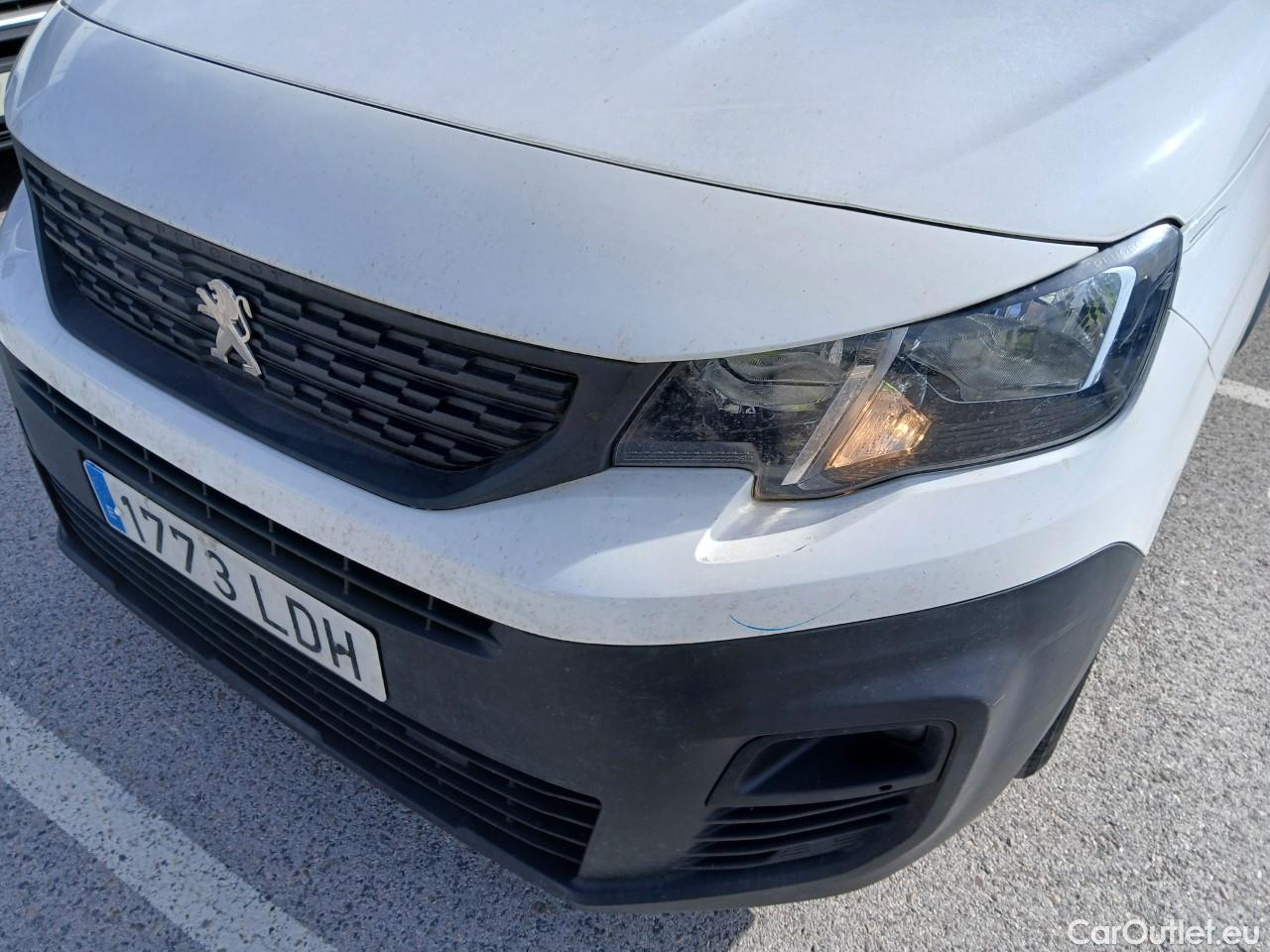 Peugeot  Partner PEUGEOT  / 2018 / 3P / furgón derivado de turismo Pro Standard 600kg BlueHDi 73kW (CX) #12