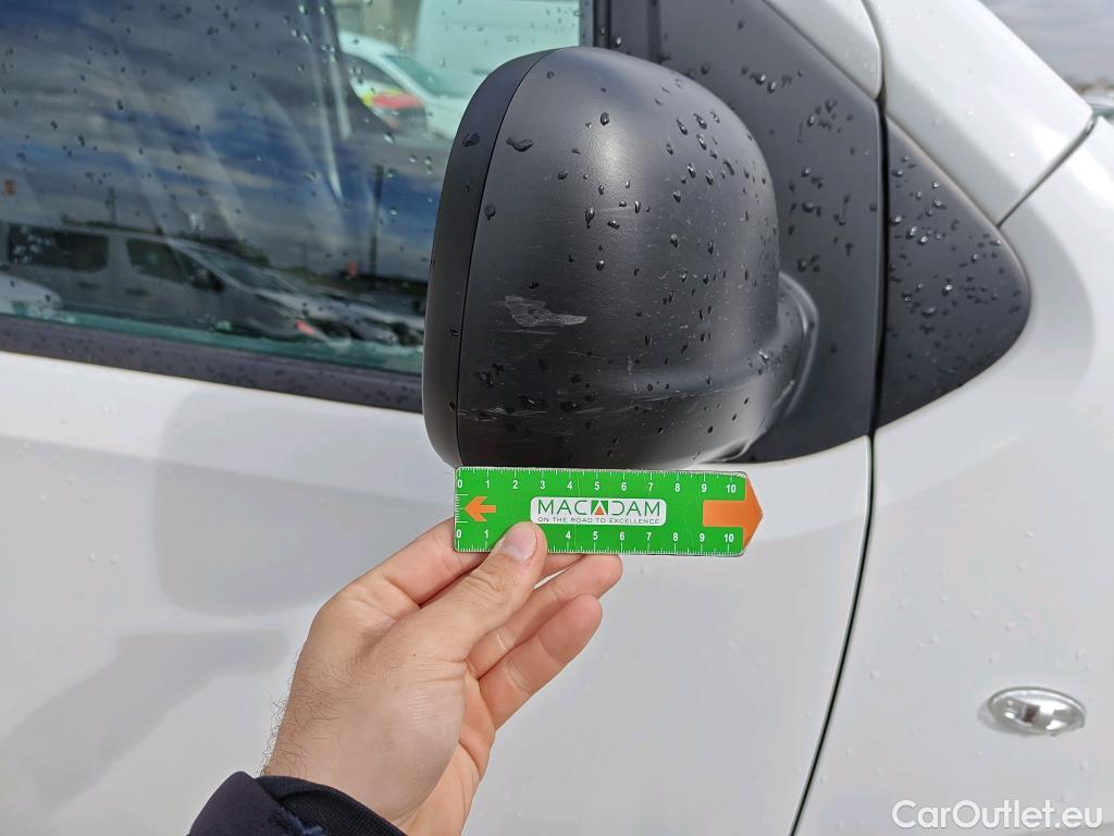  Opel  Vivaro OPEL  / 2019 / 4P / furgón 1.5 Diésel 88kW (120CV) M Std Select #85