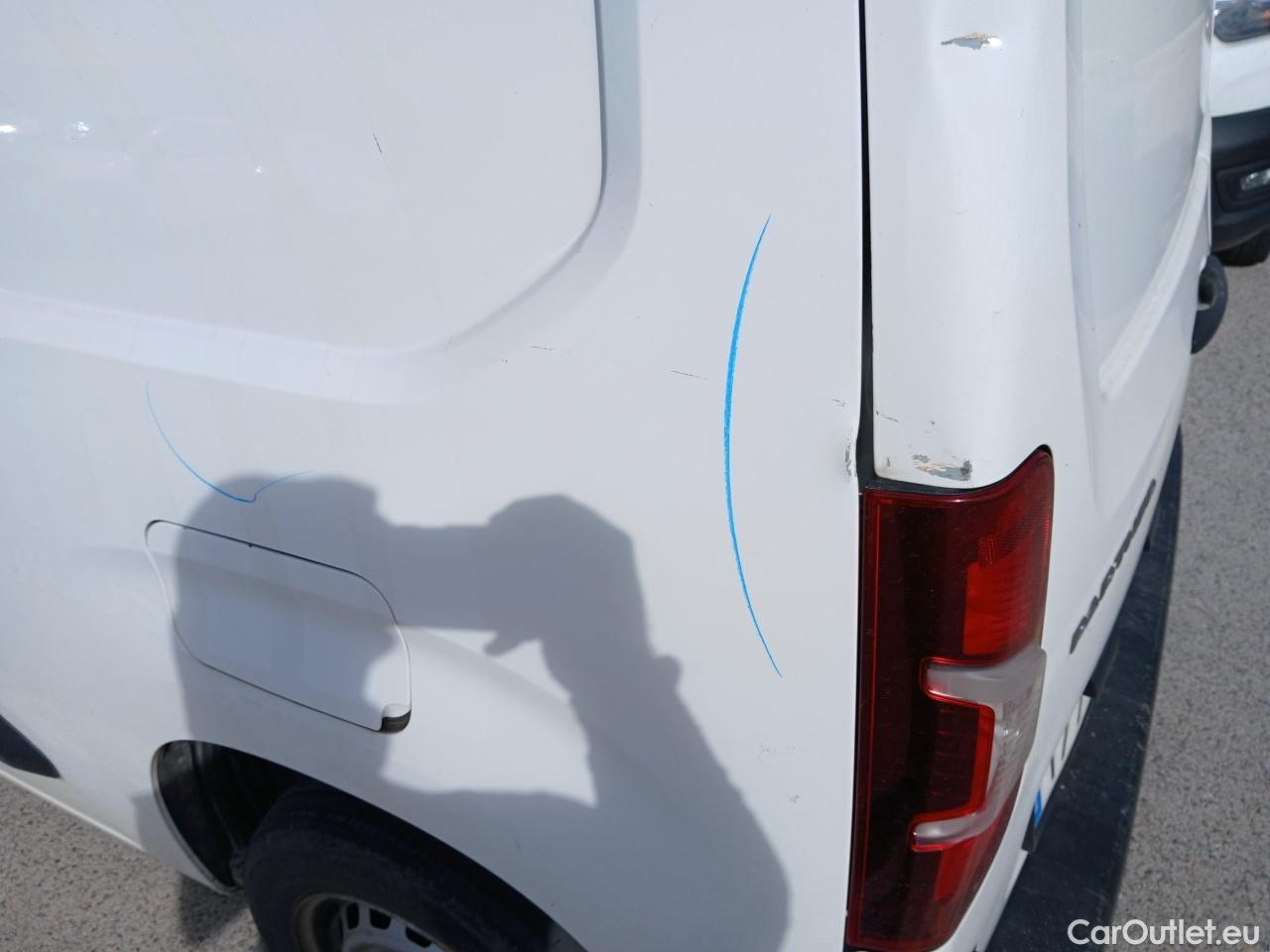  Peugeot  Partner PEUGEOT  / 2018 / 3P / furgón derivado de turismo Pro Standard 600kg BlueHDi 73kW (CX) #31