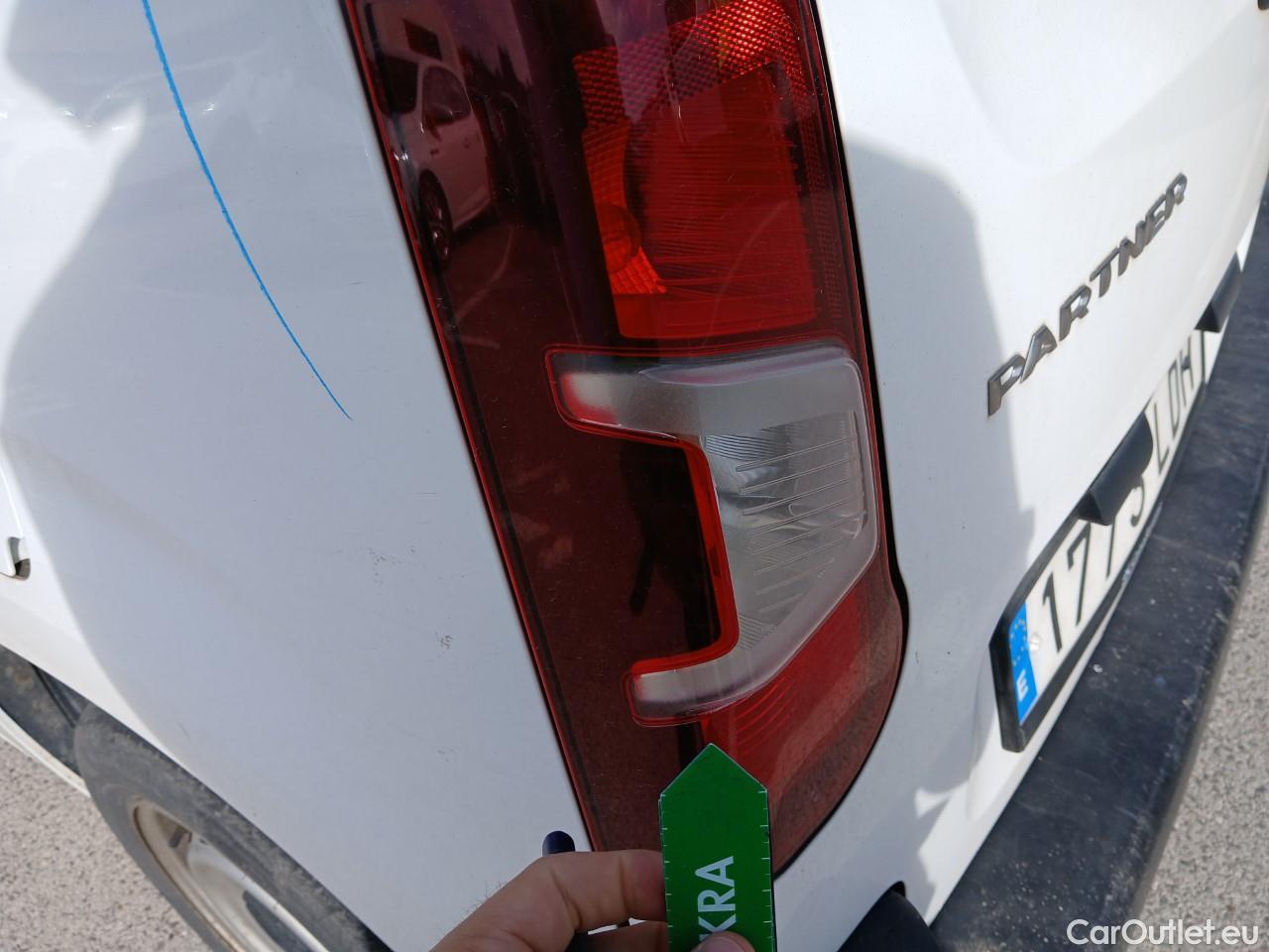  Peugeot  Partner PEUGEOT  / 2018 / 3P / furgón derivado de turismo Pro Standard 600kg BlueHDi 73kW (CX) #34