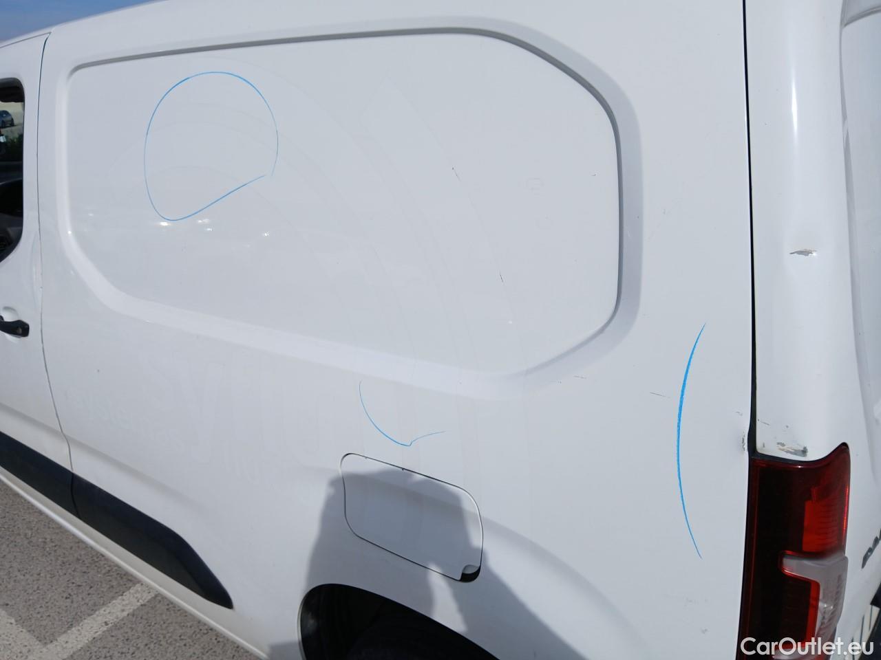  Peugeot  Partner PEUGEOT  / 2018 / 3P / furgón derivado de turismo Pro Standard 600kg BlueHDi 73kW (CX) #30