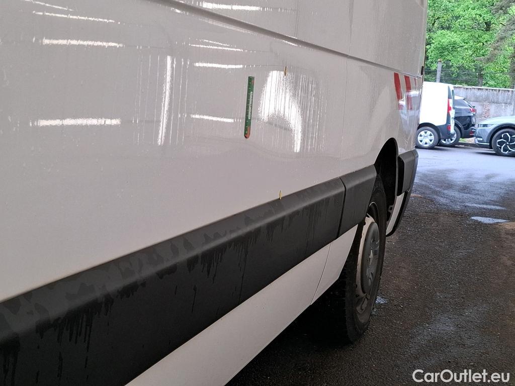  Renault  Master  III Fourgon L2H2 3 5 Grand Confort dCi #2