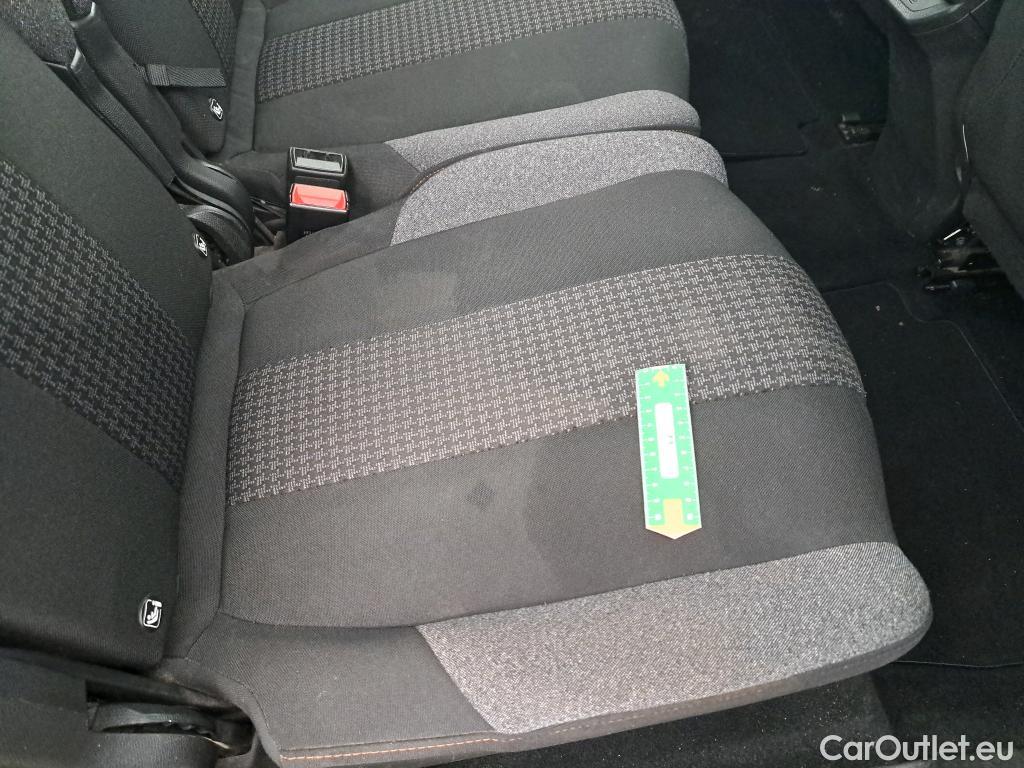  Peugeot  5008  Active Pack 1.5 HDi 130CV BVA8 7 Sieges E6d #35