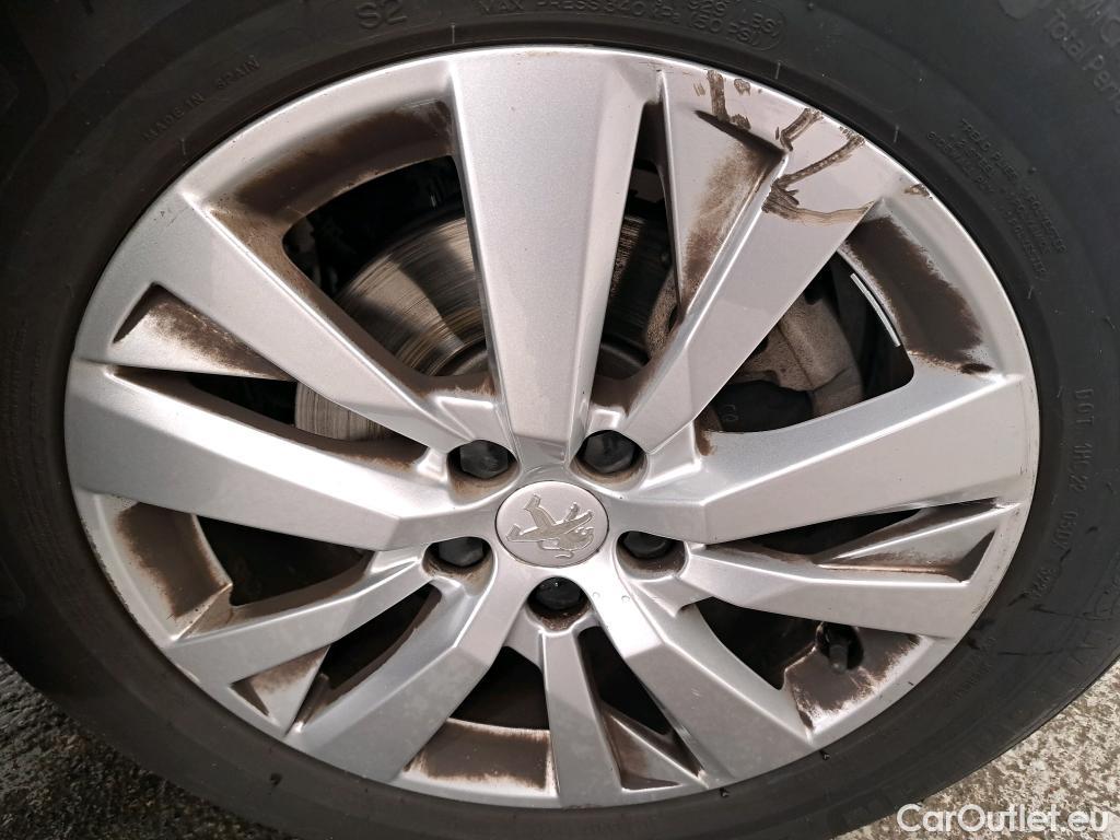  Peugeot  5008  Active Pack 1.5 HDi 130CV BVA8 7 Sieges E6d #24