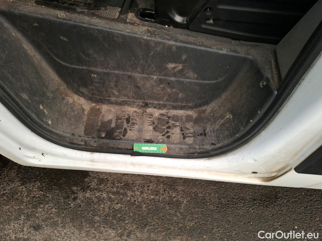  Renault  Master  III Fourgon L2H2 3 5 Grand Confort dCi #10