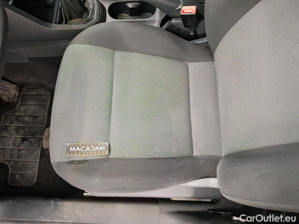  Volkswagen  Caddy VOLKSWAGEN  Van / 2015 / 4P / Fourgonnette 2.0 TDI 75 Business Line #2