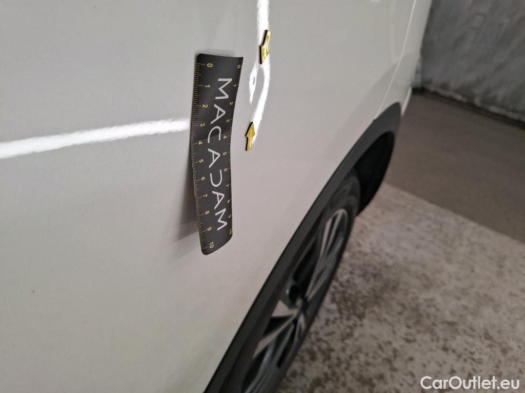  Nissan  Qashqai  / 2017 / 5P / Crossover 1.3 DIG-T 140 N-Connecta / BOITE DE VITESSE HS TROU DANS LE CARTER
 #12