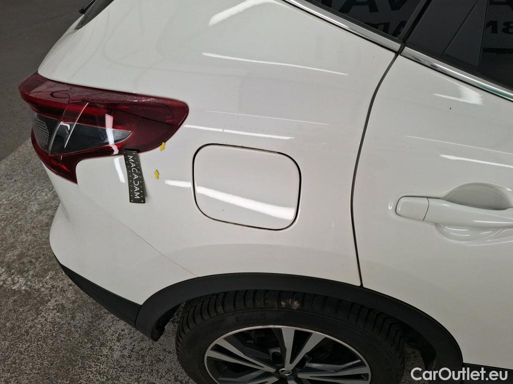  Nissan  Qashqai  / 2017 / 5P / Crossover 1.3 DIG-T 140 N-Connecta / BOITE DE VITESSE HS TROU DANS LE CARTER
 #13