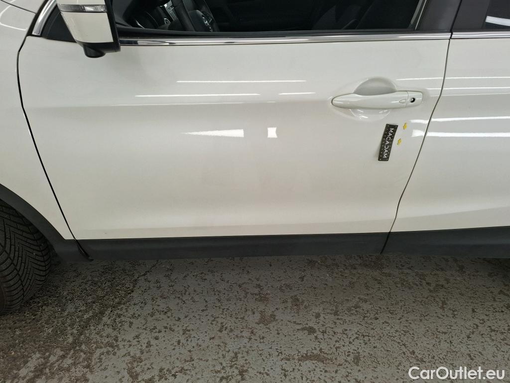  Nissan  Qashqai  / 2017 / 5P / Crossover 1.3 DIG-T 140 N-Connecta / BOITE DE VITESSE HS TROU DANS LE CARTER
 #9