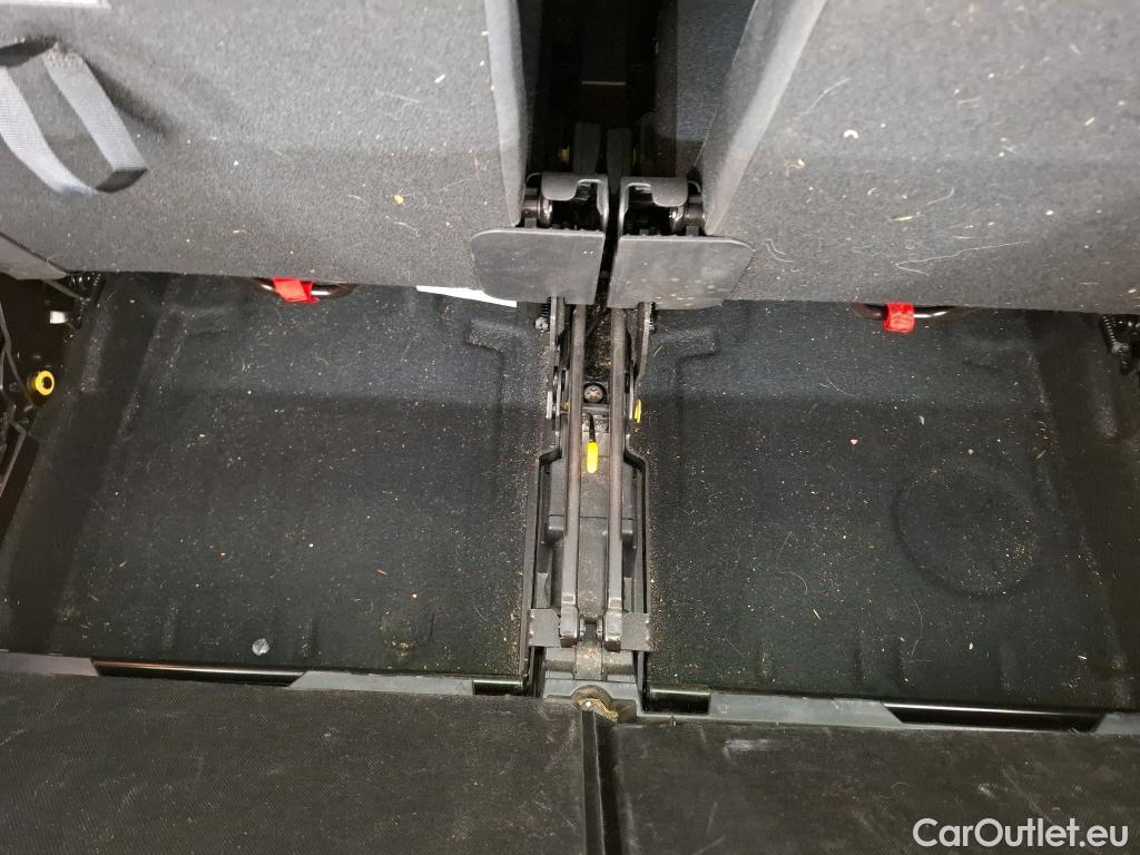  Peugeot  5008  Active Business 1.5 HDi 130CV BVA8 E6dT / CATALYSEUR HS + FUITE LIQUIDE REFROIDISSEMENT SUR L'ECHANGEUR
 #5