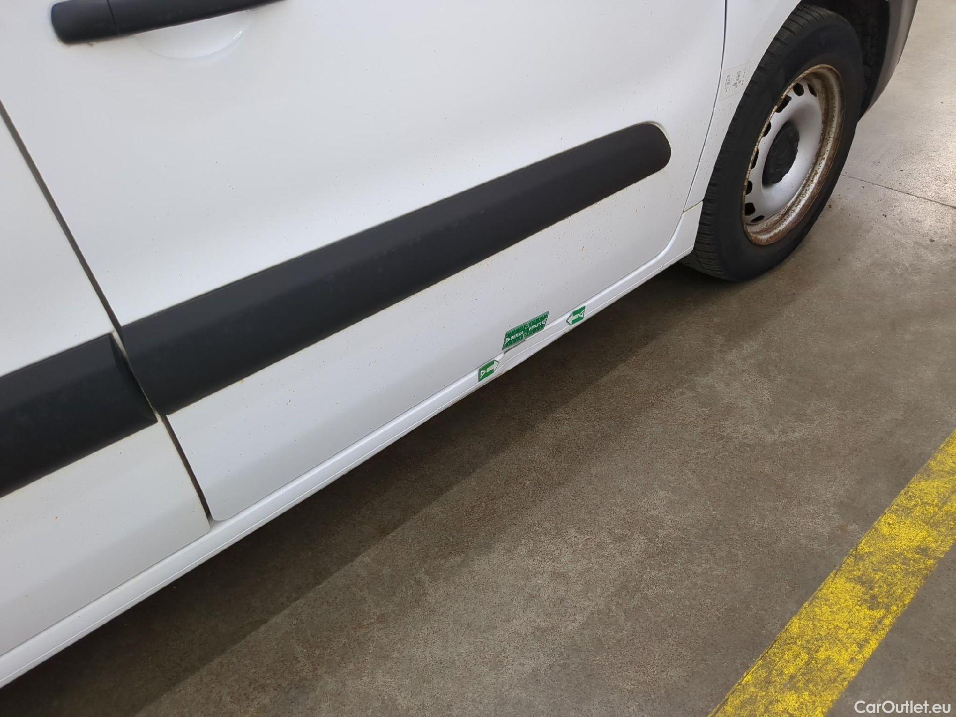  Citroen  Berlingo  Fourgon Club L1 (Court) 1.6 BlueHDi 75CV BVM5 E6 / FREINS HS + FUITE D'HUILE
 #28