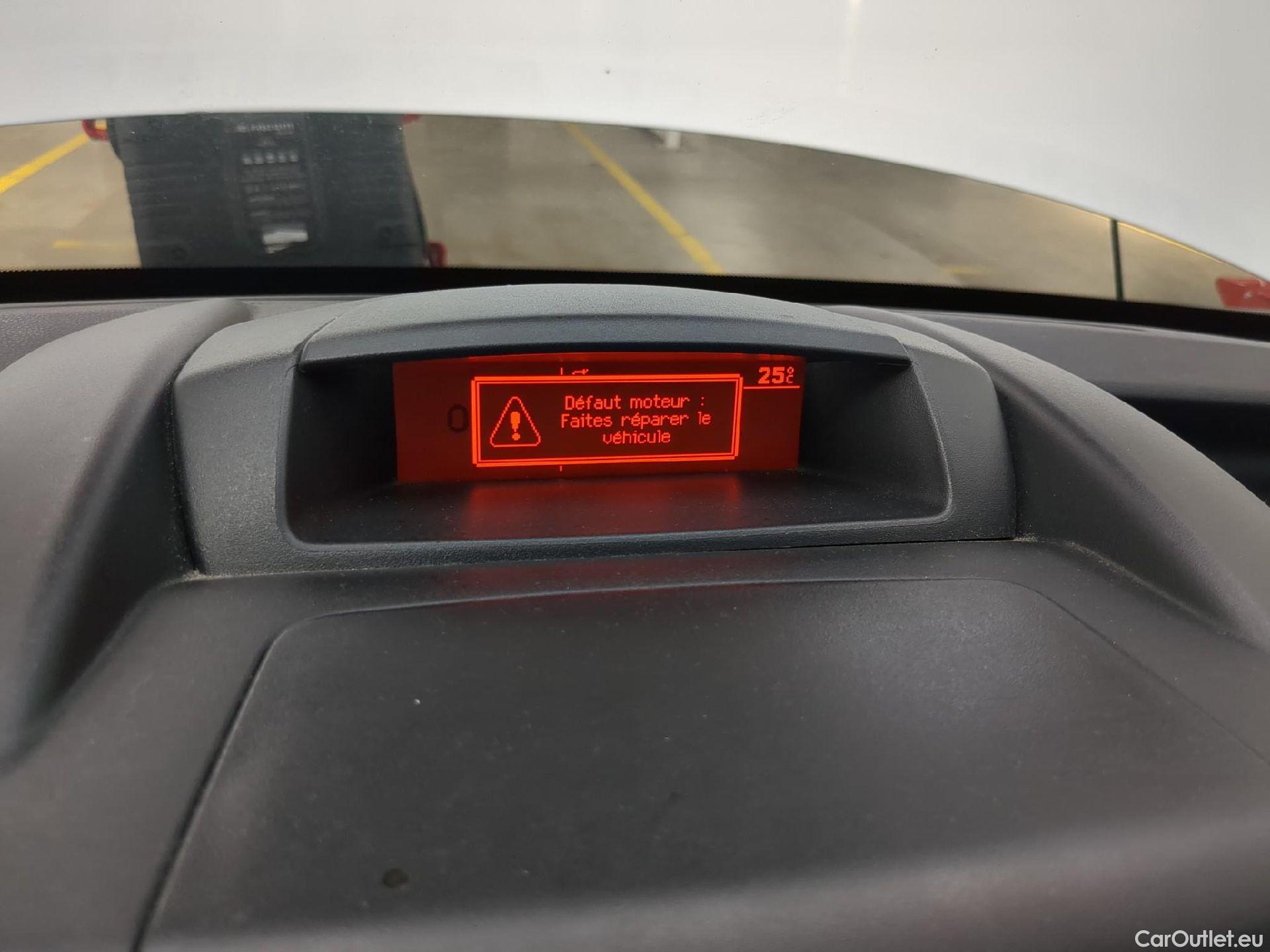  Citroen  Berlingo  Fourgon Club L1 (Court) 1.6 BlueHDi 75CV BVM5 E6 / FREINS HS + FUITE D'HUILE
 #5