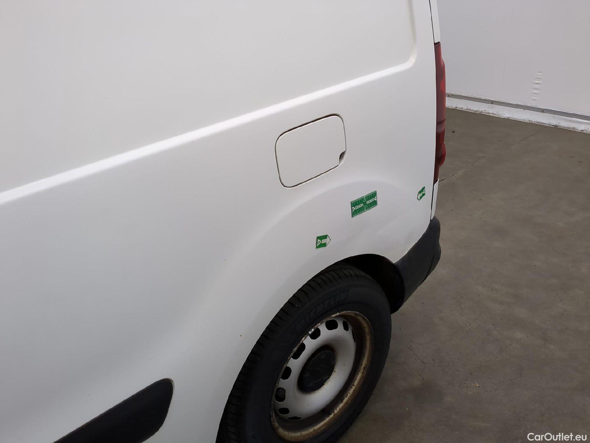  Citroen  Berlingo  Fourgon Club L1 (Court) 1.6 BlueHDi 75CV BVM5 E6 / FREINS HS + FUITE D'HUILE
 #41