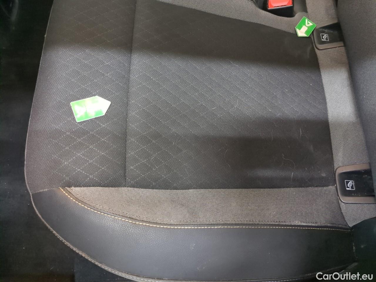  Opel   Grandland X Grandland X Elegance Business 1.5 130CV BVA8 E6d / décalage ou cassure de la chaine de synchro d’arbre à cames #8