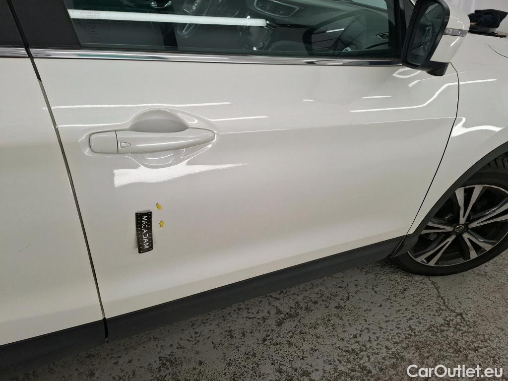  Nissan  Qashqai  / 2017 / 5P / Crossover 1.3 DIG-T 140 N-Connecta / BOITE DE VITESSE HS TROU DANS LE CARTER
 #17