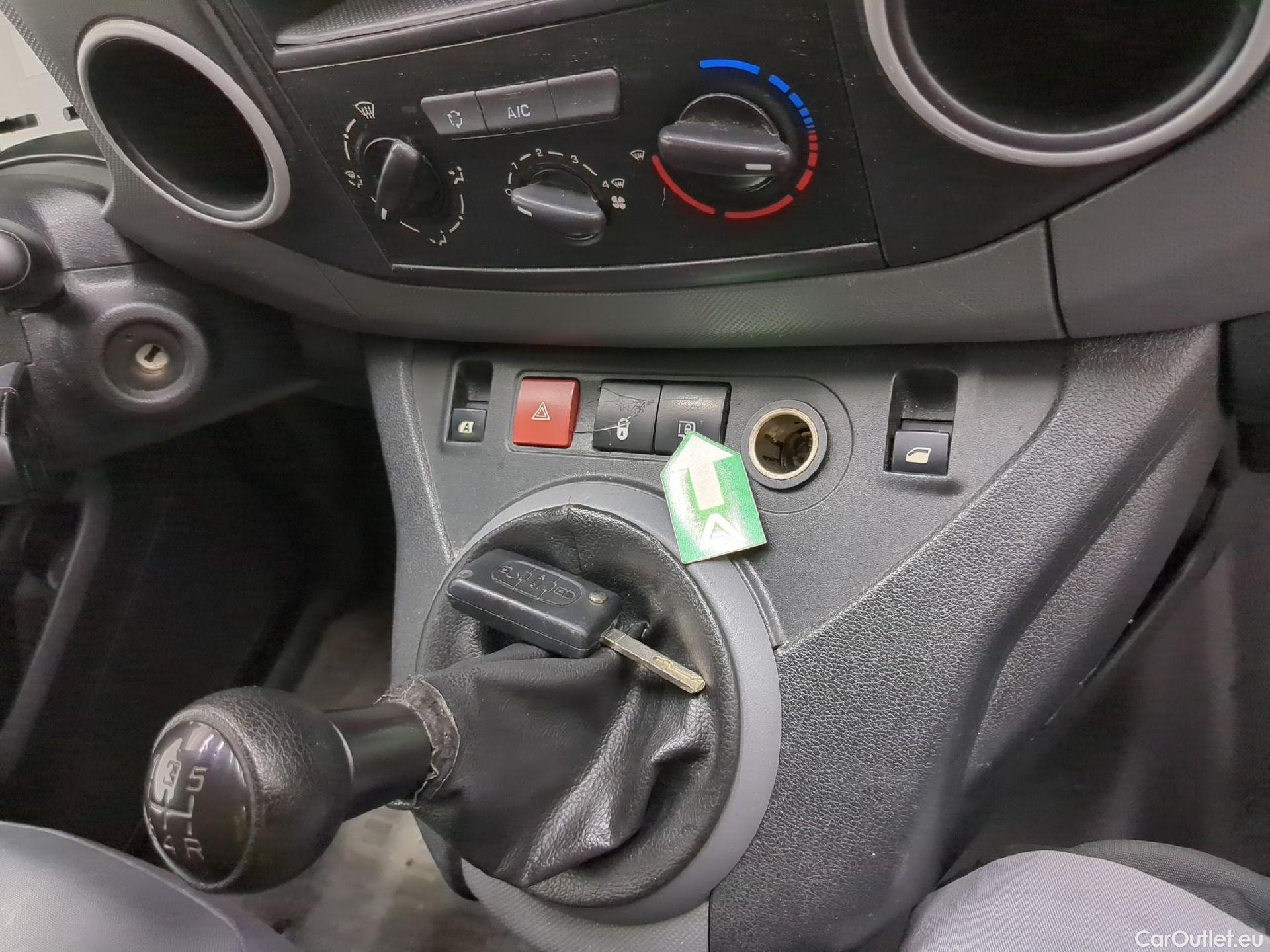  Citroen  Berlingo  Fourgon Club L1 (Court) 1.6 BlueHDi 75CV BVM5 E6 / FREINS HS + FUITE D'HUILE
 #11