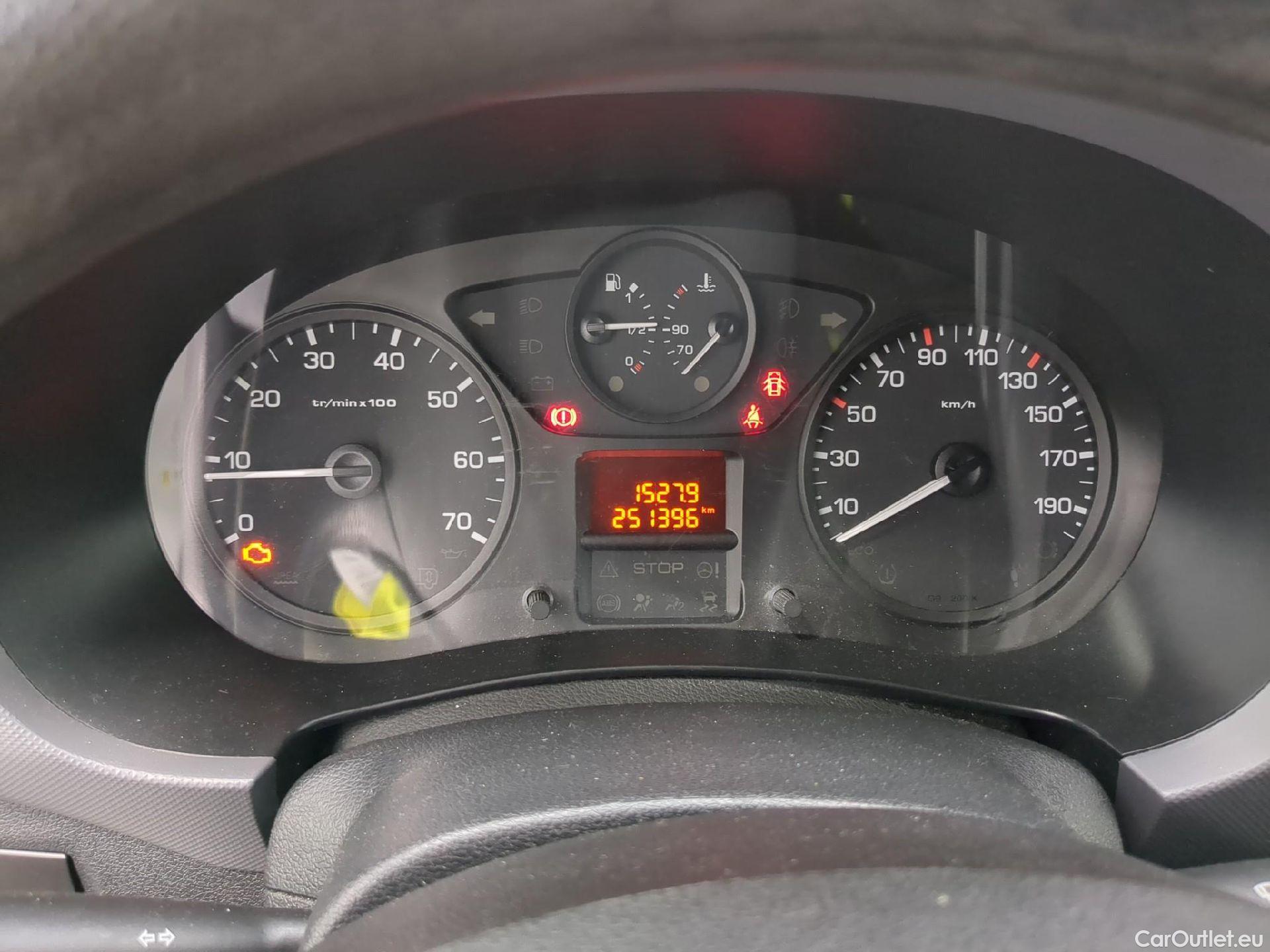  Citroen  Berlingo  Fourgon Club L1 (Court) 1.6 BlueHDi 75CV BVM5 E6 / FREINS HS + FUITE D'HUILE
 #6
