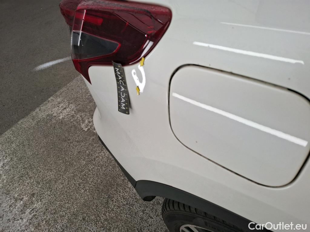  Nissan  Qashqai  / 2017 / 5P / Crossover 1.3 DIG-T 140 N-Connecta / BOITE DE VITESSE HS TROU DANS LE CARTER
 #14