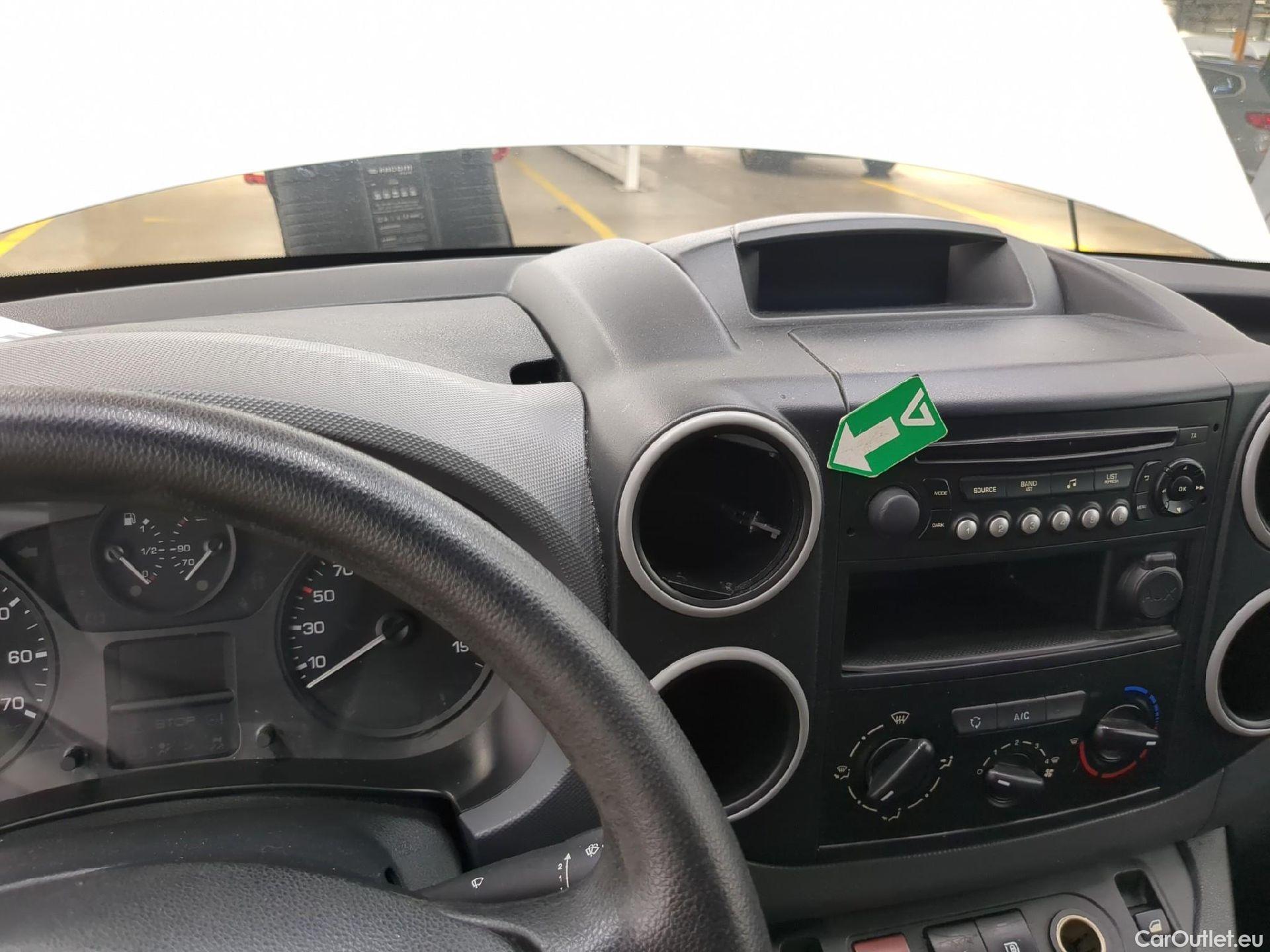  Citroen  Berlingo  Fourgon Club L1 (Court) 1.6 BlueHDi 75CV BVM5 E6 / FREINS HS + FUITE D'HUILE
 #3