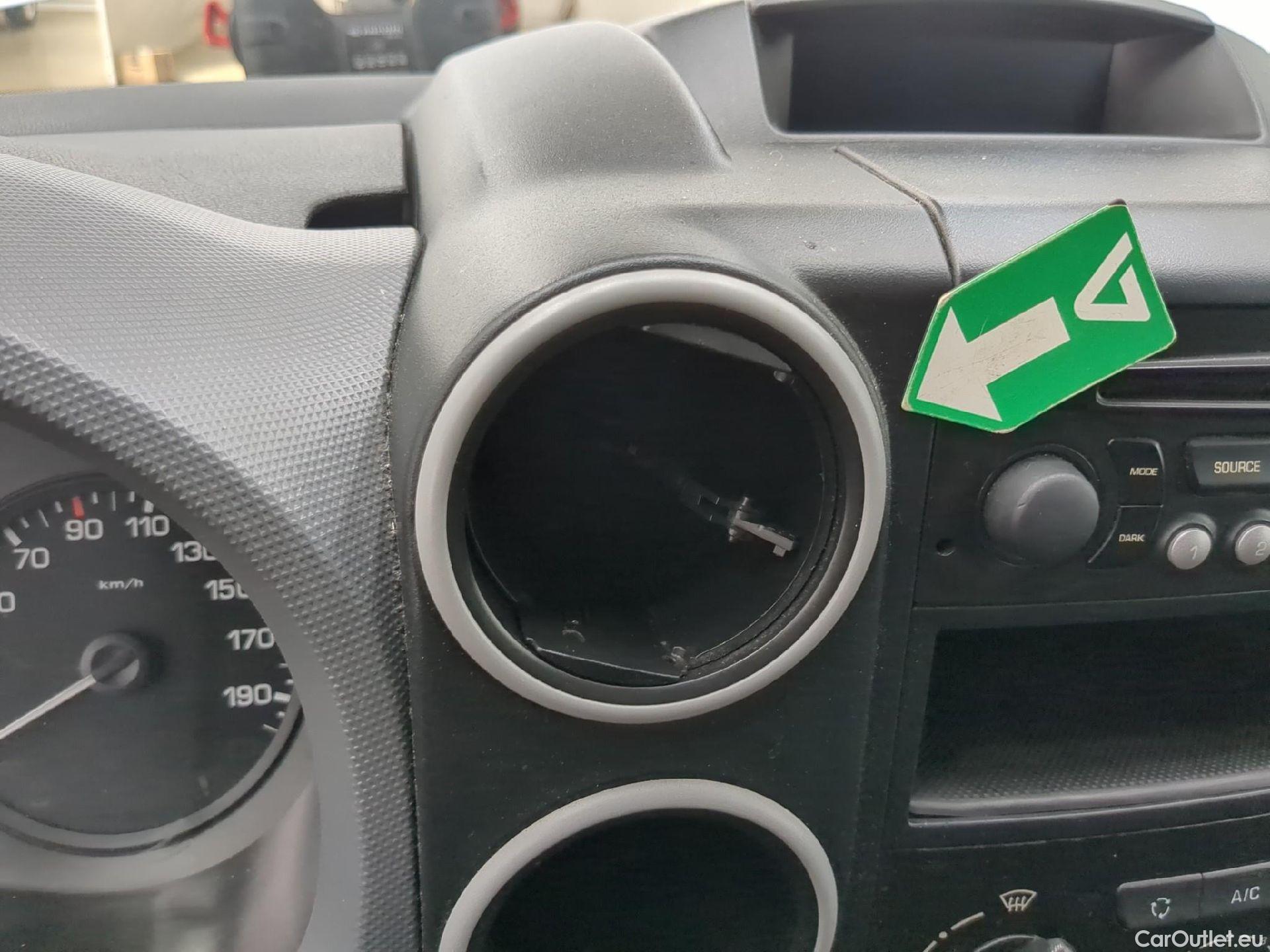  Citroen  Berlingo  Fourgon Club L1 (Court) 1.6 BlueHDi 75CV BVM5 E6 / FREINS HS + FUITE D'HUILE
 #4