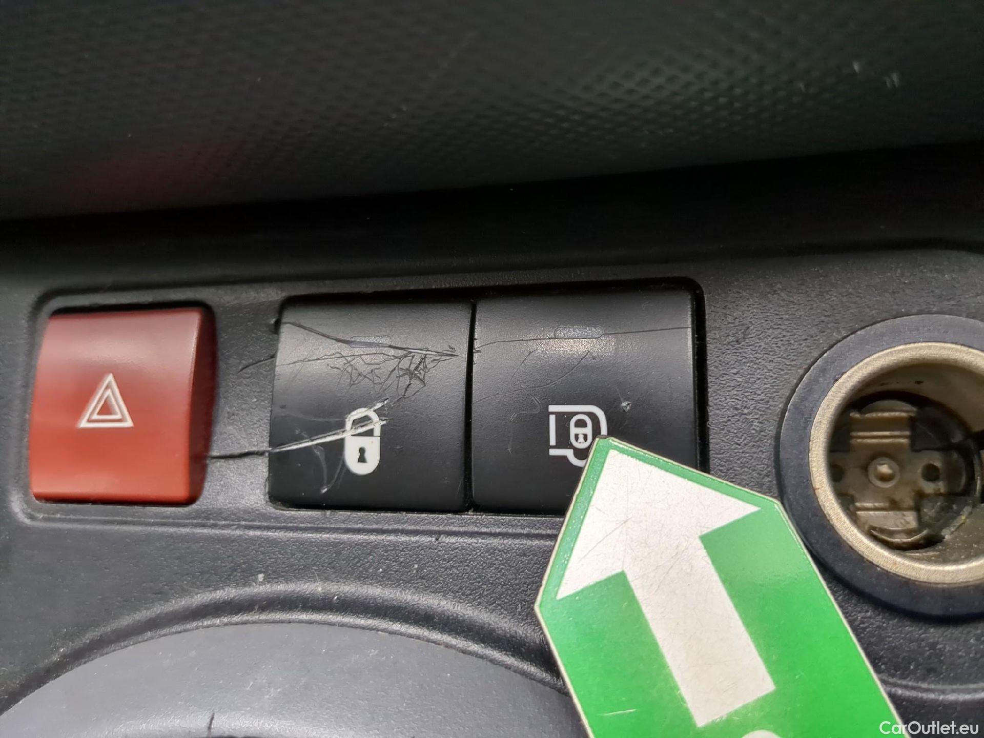  Citroen  Berlingo  Fourgon Club L1 (Court) 1.6 BlueHDi 75CV BVM5 E6 / FREINS HS + FUITE D'HUILE
 #12