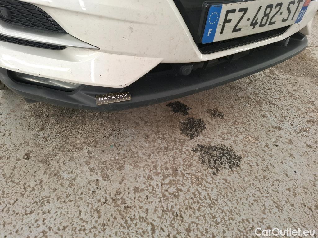  Nissan  Qashqai  / 2017 / 5P / Crossover 1.3 DIG-T 140 N-Connecta / BOITE DE VITESSE HS TROU DANS LE CARTER
 #5