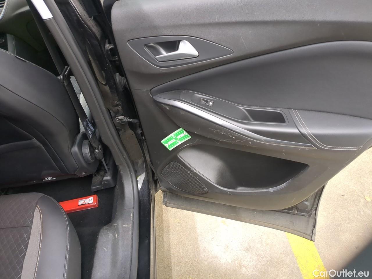  Opel   Grandland X Grandland X Elegance Business 1.5 130CV BVA8 E6d / décalage ou cassure de la chaine de synchro d’arbre à cames #39