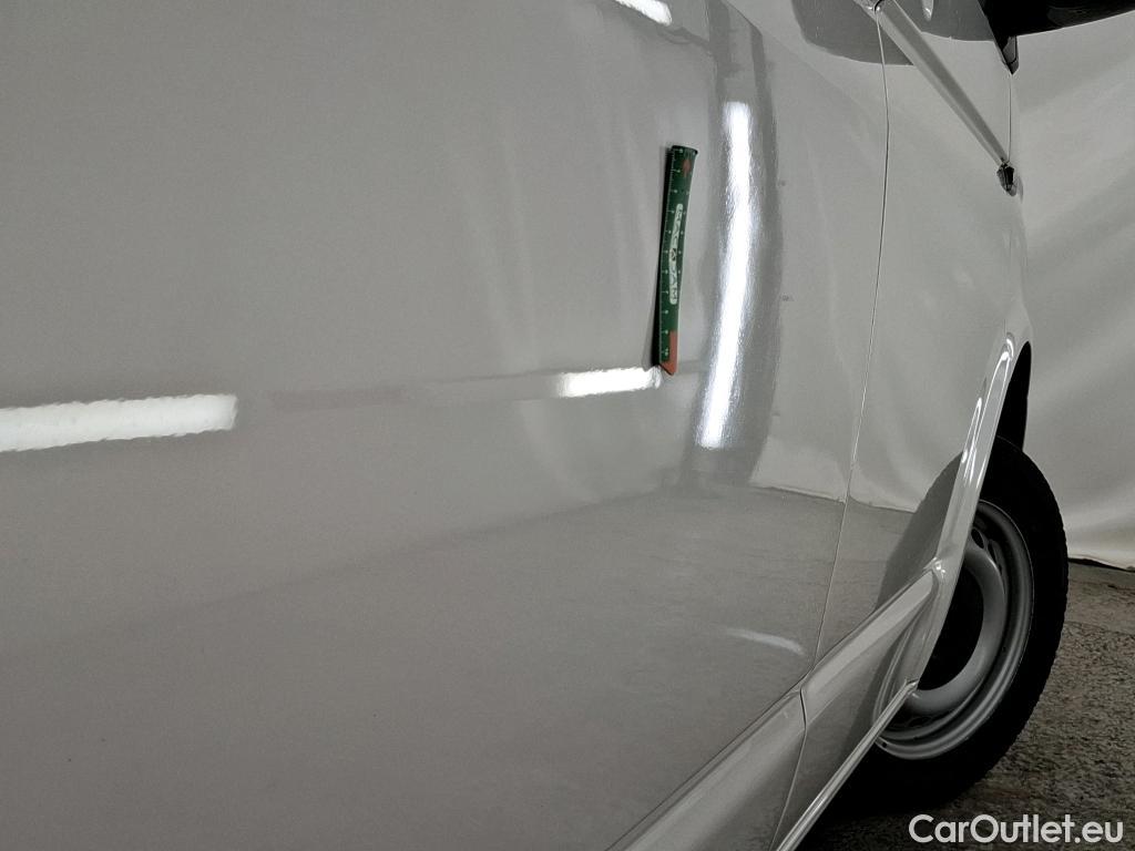  Volkswagen  Transporter T6  Fourgon 2.0 TDI 150CV BVM6 E6 / Défaillance sur le système de navigation gps 
 #14