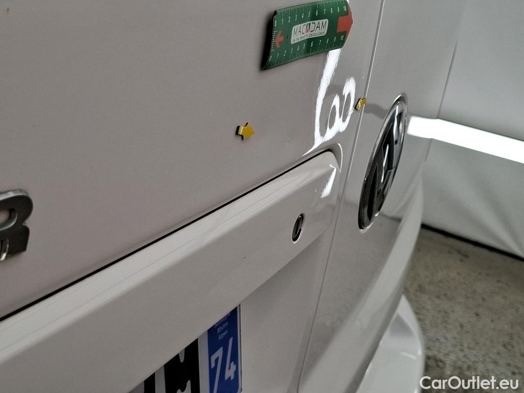  Volkswagen  Transporter T6  Fourgon 2.0 TDI 150CV BVM6 E6 / Défaillance sur le système de navigation gps 
 #8