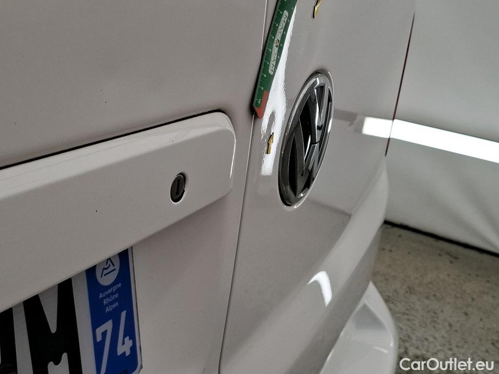  Volkswagen  Transporter T6  Fourgon 2.0 TDI 150CV BVM6 E6 / Défaillance sur le système de navigation gps 
 #6
