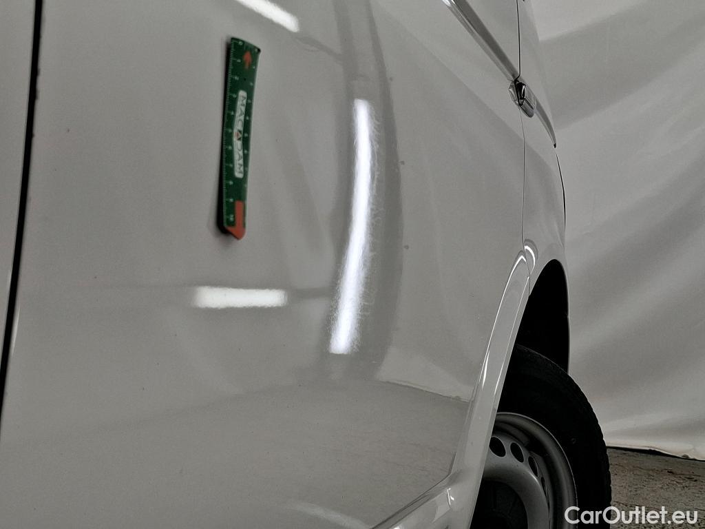  Volkswagen  Transporter T6  Fourgon 2.0 TDI 150CV BVM6 E6 / Défaillance sur le système de navigation gps 
 #18