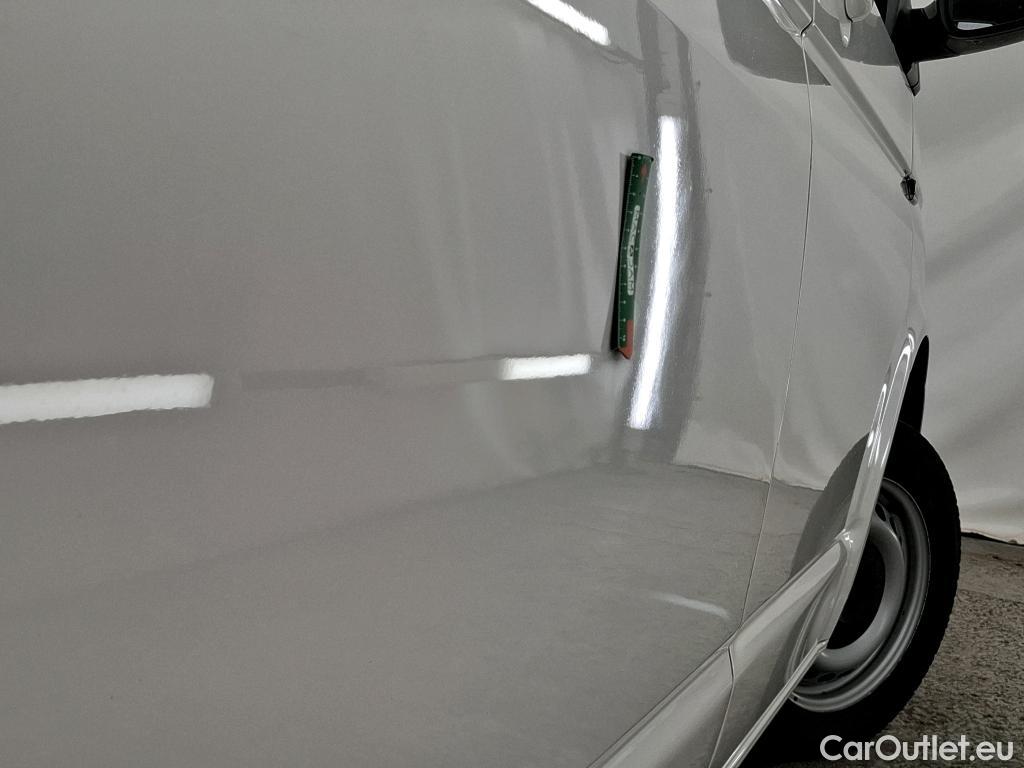  Volkswagen  Transporter T6  Fourgon 2.0 TDI 150CV BVM6 E6 / Défaillance sur le système de navigation gps 
 #15