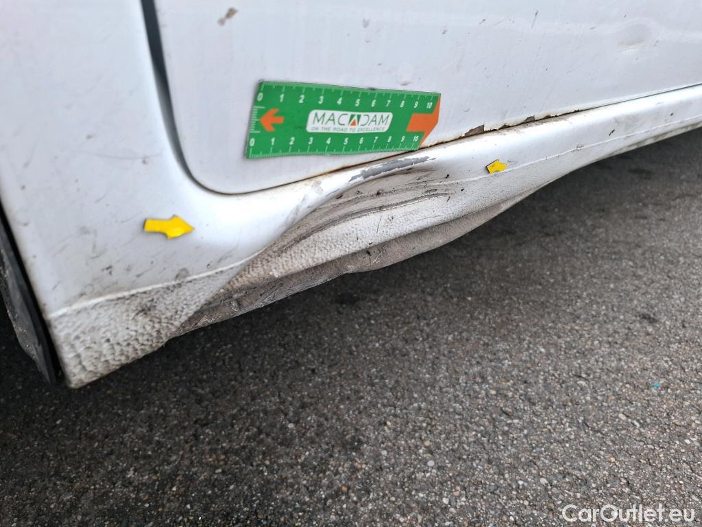  Renault  Master  VU 4p Fourgon FG GCf Trac F3500 L2H2 Energy dCi 170 BR / BAS MOTEUR HS
 #27