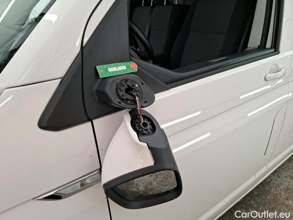  Volkswagen  Transporter T6  Fourgon 2.0 TDI 150CV BVM6 E6 / Défaillance sur le système de navigation gps 
 #21