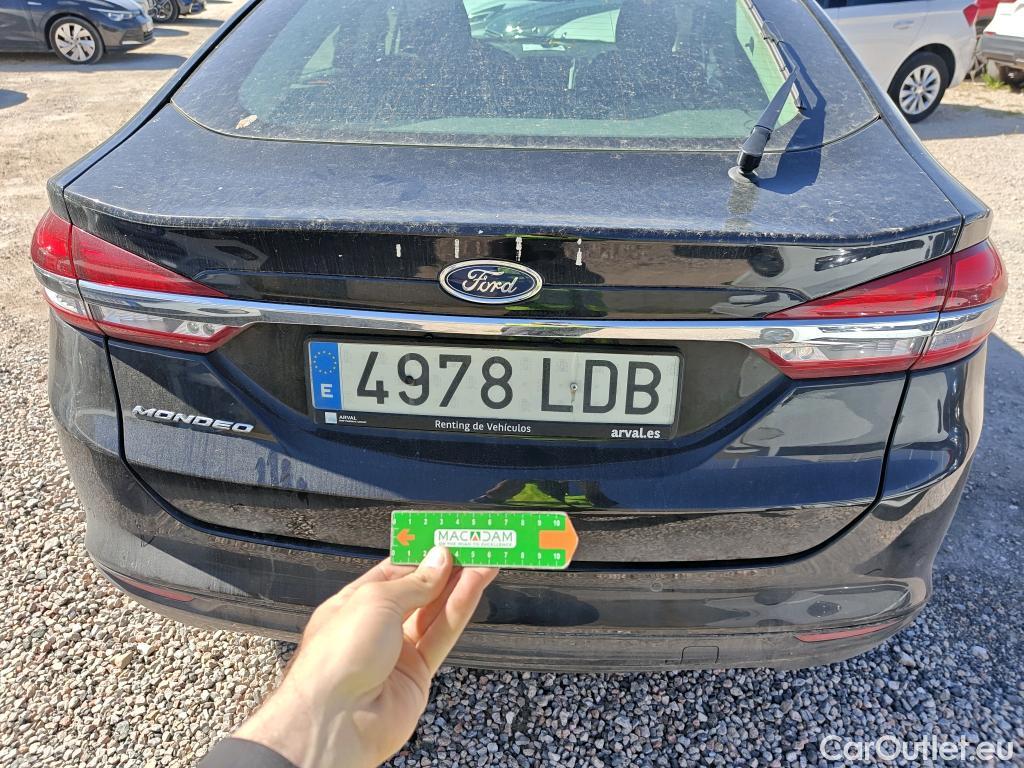  Ford  Mondeo FORD  / 2014 / 5P / berlina con portón 2.0 TDCi 110kW (150CV) Titanium 235 #4