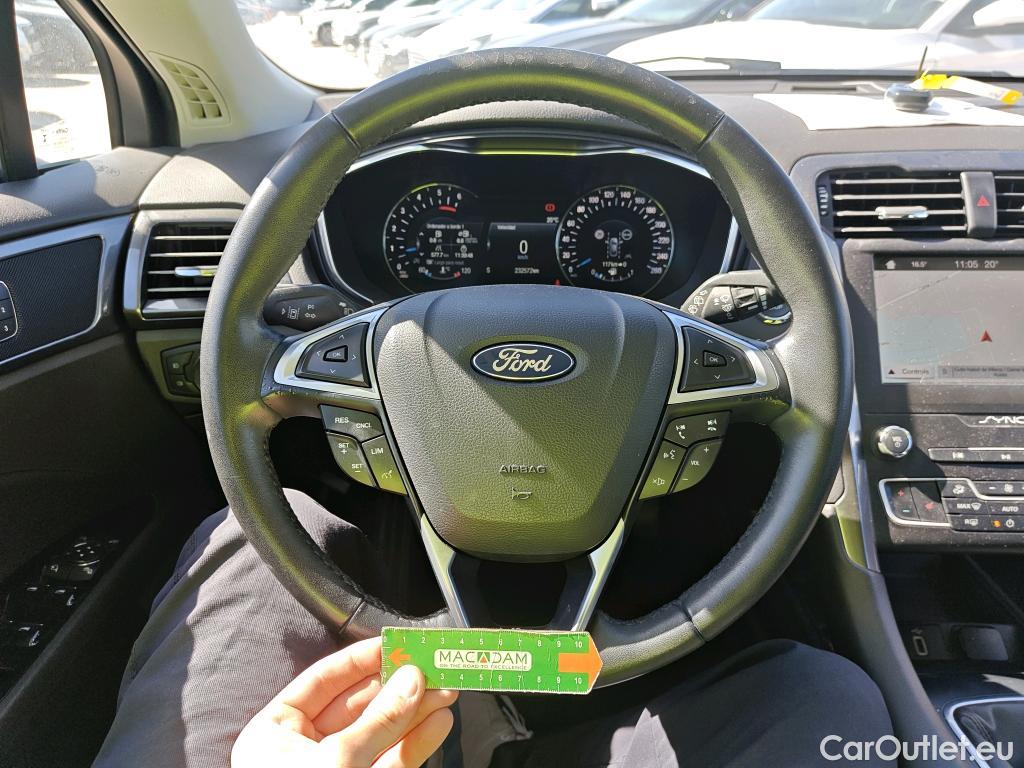  Ford  Mondeo FORD  / 2014 / 5P / berlina con portón 2.0 TDCi 110kW (150CV) Titanium 235 #45