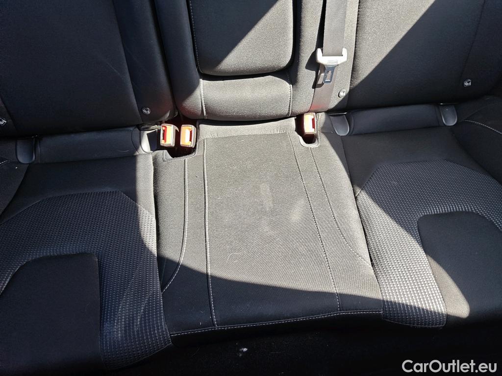  Ford  Mondeo FORD  / 2014 / 5P / berlina con portón 2.0 TDCi 110kW (150CV) Titanium 235 #31