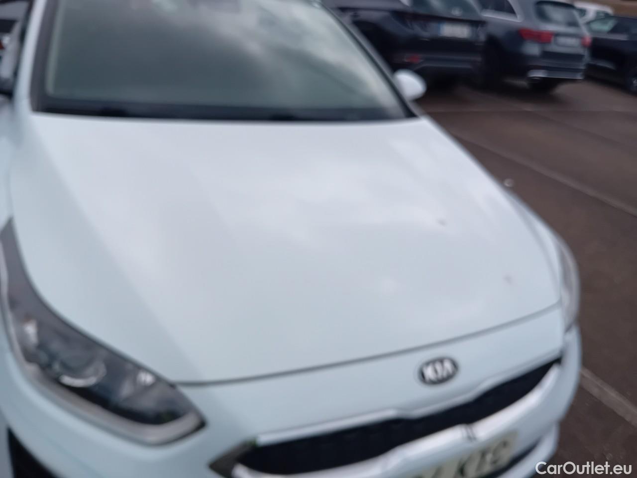  KIA  Cee'd KIA Ceed / 2018 / 5P / berlina con portón 1.6 CRDi 85kW (115CV) Concept #20