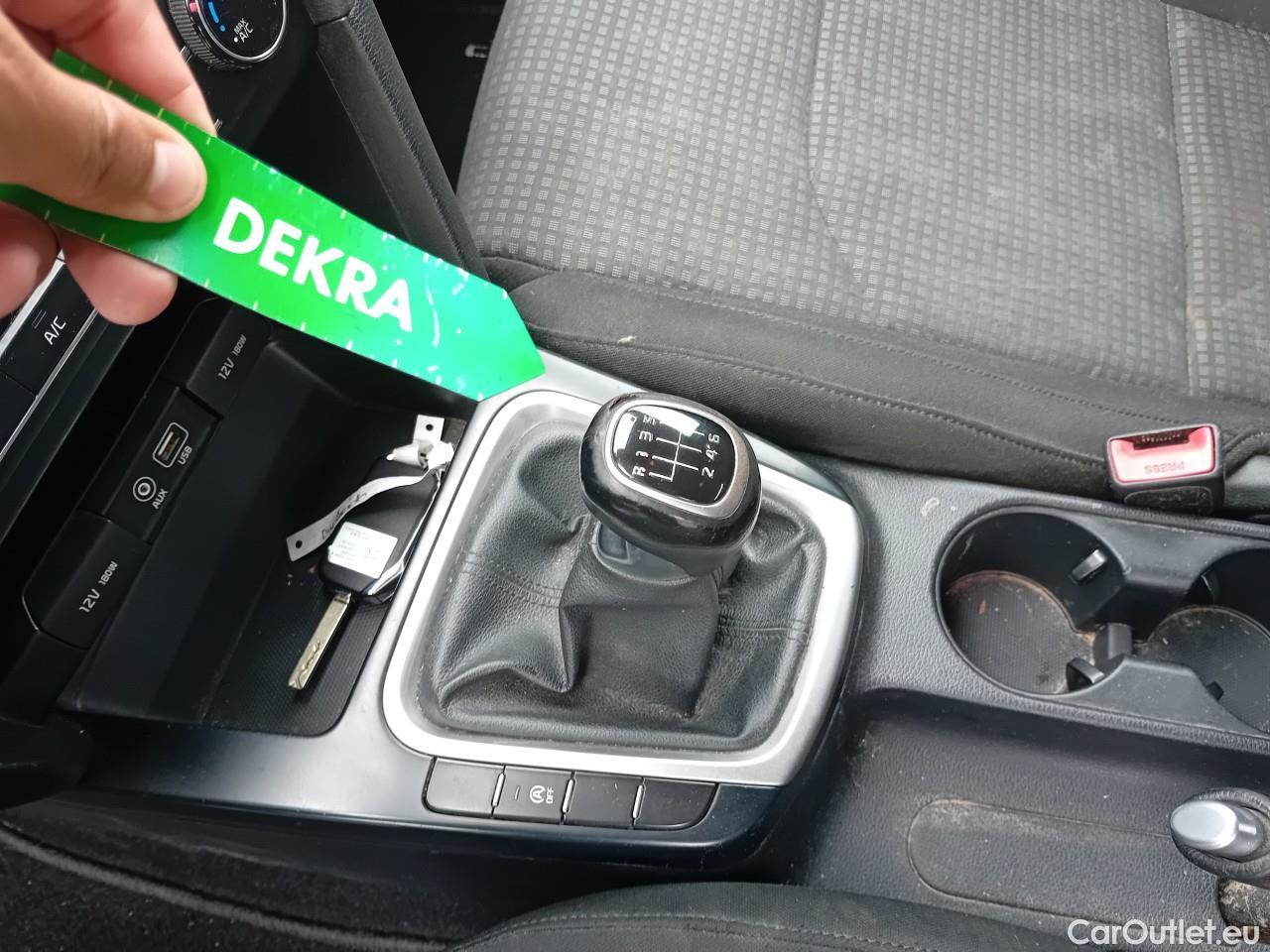  KIA  Cee'd KIA Ceed / 2018 / 5P / berlina con portón 1.6 CRDi 85kW (115CV) Concept #4