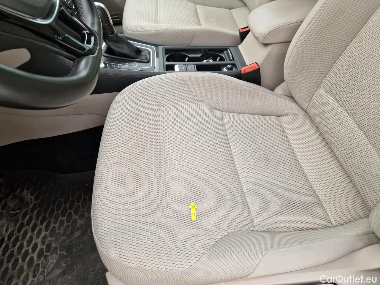  Volkswagen  Golf  2.0 TDI 150CP Comfortline DSG #30