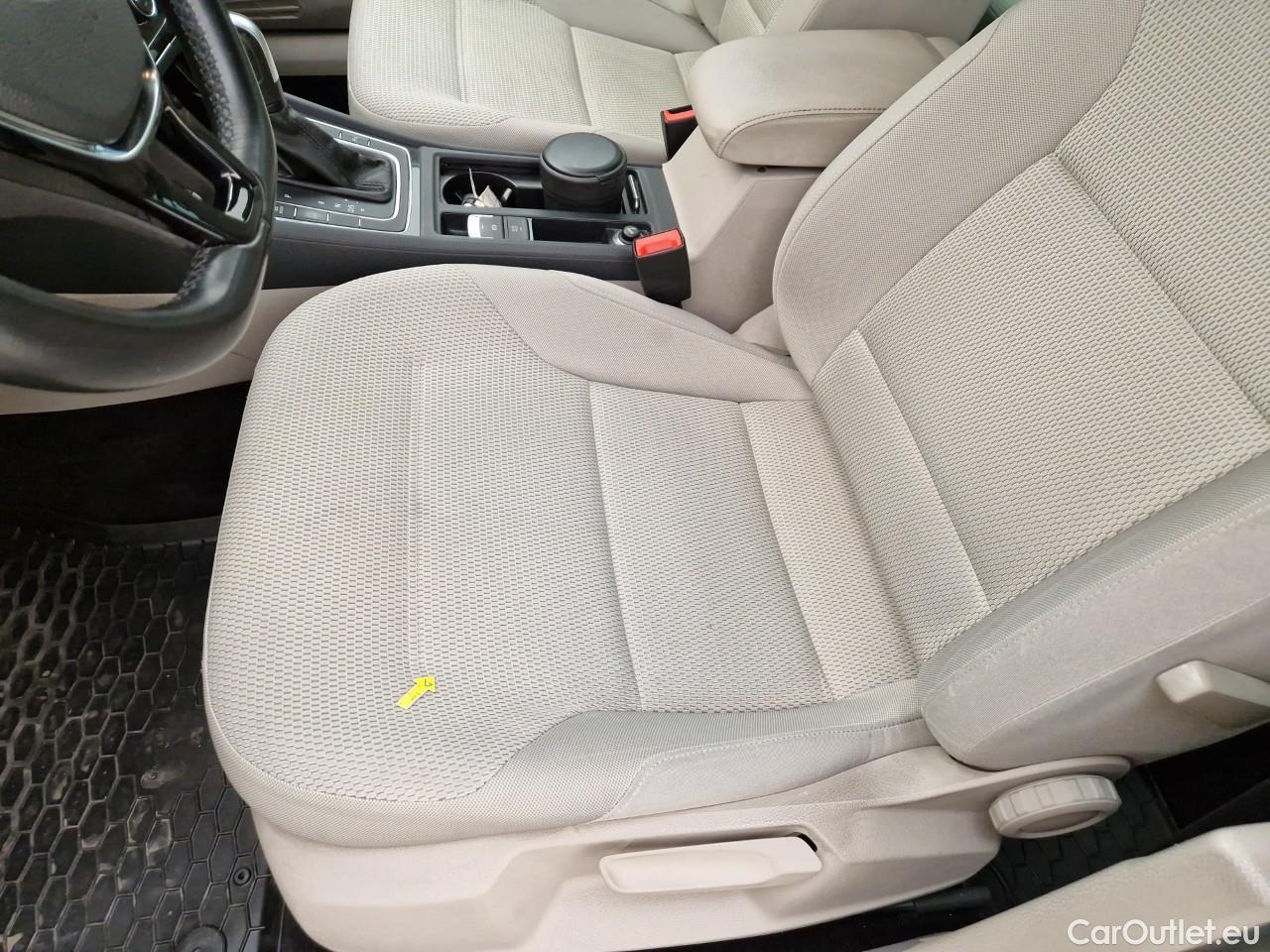  Volkswagen  Golf  2.0 TDI 150CP Comfortline DSG #24