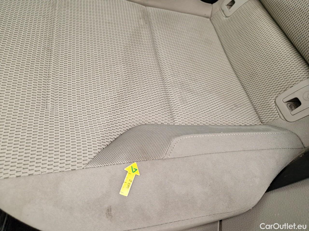  Volkswagen  Golf  2.0 TDI 150CP Comfortline DSG #53