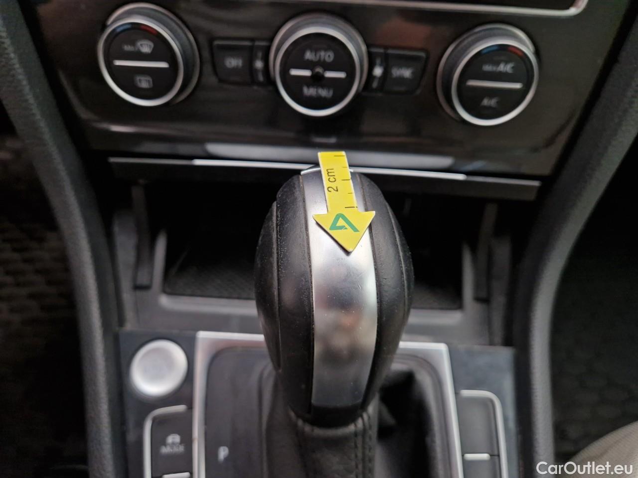  Volkswagen  Golf  2.0 TDI 150CP Comfortline DSG #37