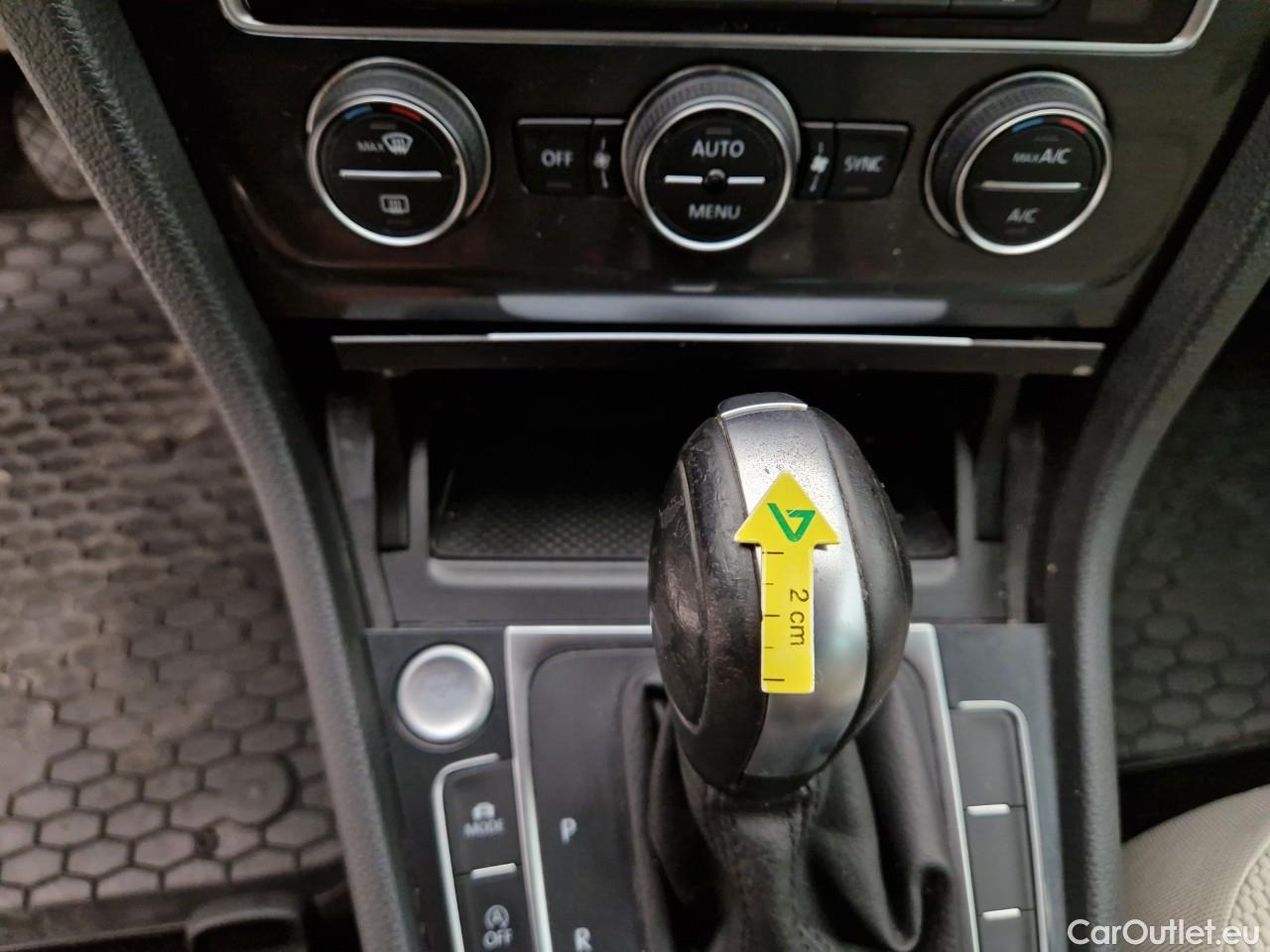  Volkswagen  Golf  2.0 TDI 150CP Comfortline DSG #47