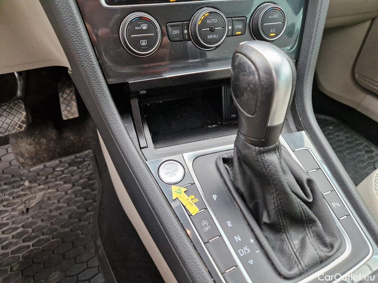  Volkswagen  Golf  2.0 TDI 150CP Comfortline DSG #67
