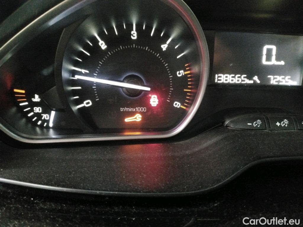  Peugeot  208  Affaire Premium Pack 1.6 HDi 100CV BVM5 E6 #36