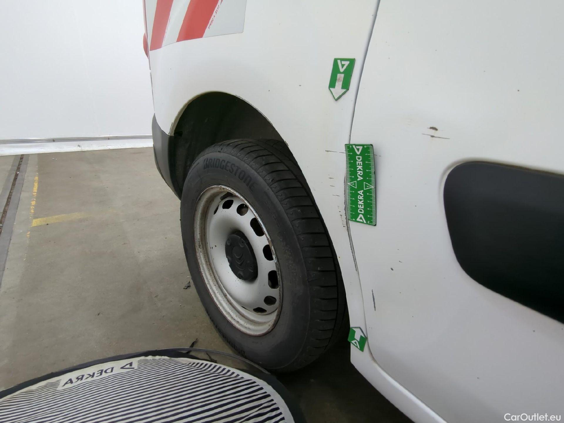  Citroen  Berlingo  Fourgon Club L1 (Court) 1.6 BlueHDi 100CV BVM5 E6 #24
