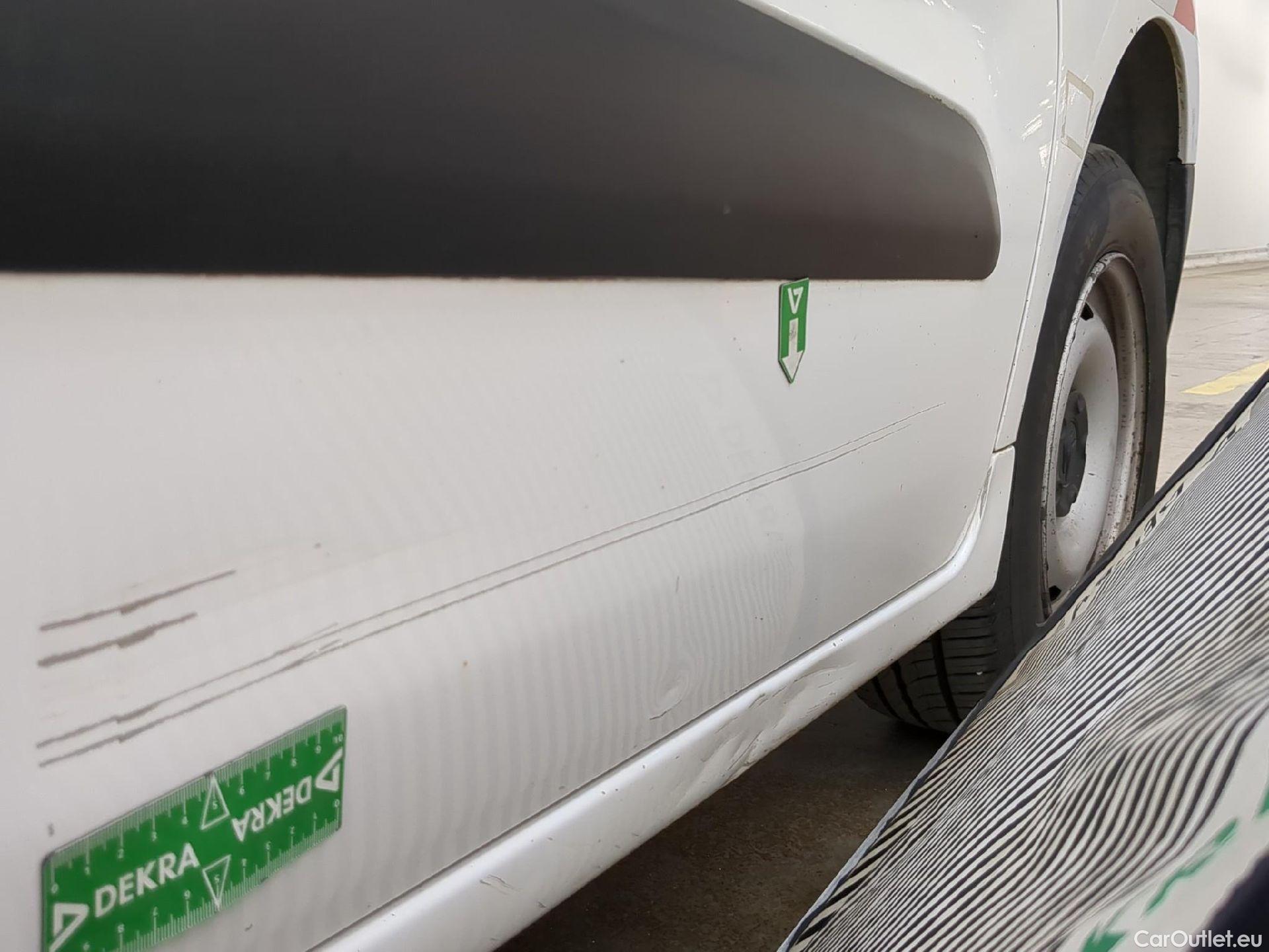  Citroen  Berlingo  Fourgon Club L1 (Court) 1.6 BlueHDi 100CV BVM5 E6 #30